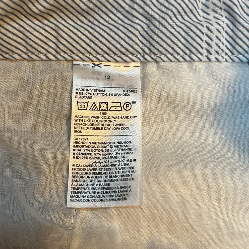 Old Navy Gray Everyday shorts size 12 - Picture 7 of 7